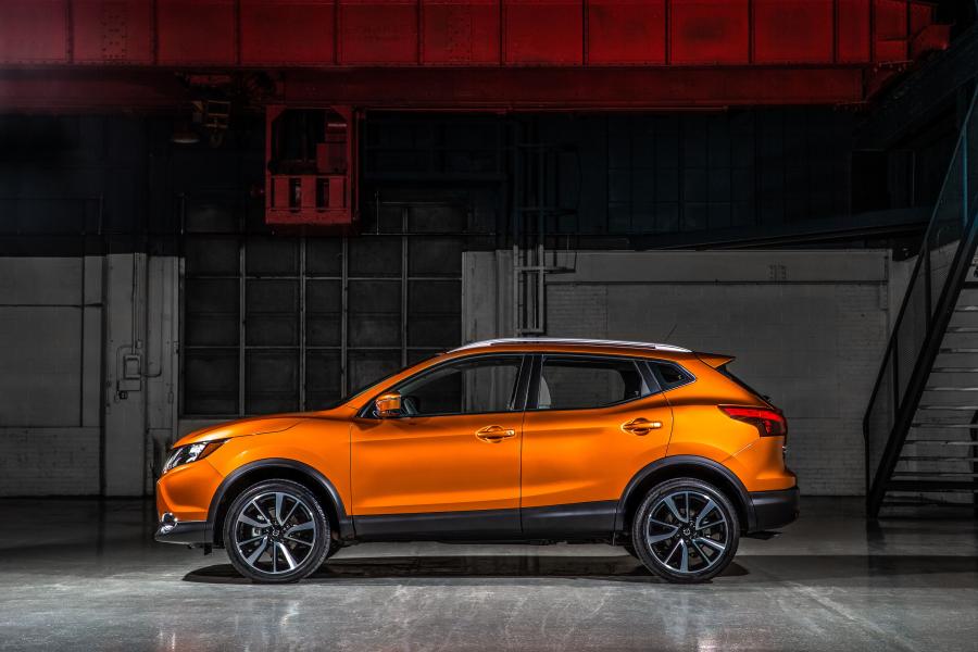  Nissan Rogue Sport 2017 года  (фото 11 из 71)